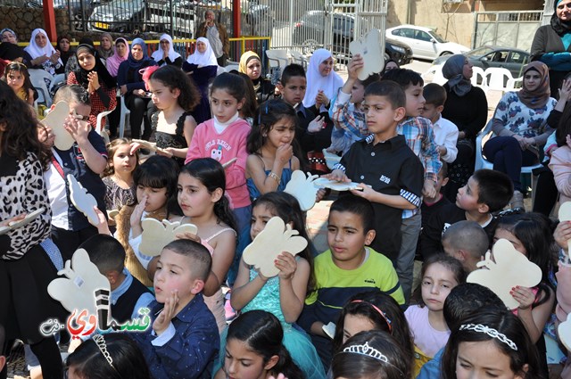 كفرقاسم – فيديو: بساتين الامل, السلام , والمحبة تحتفل بعيد الام على انغام عمو انس وجوقته ..
